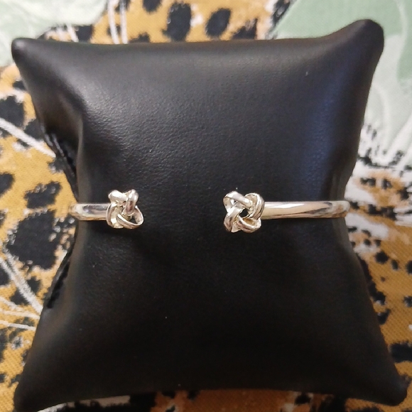 Elegant 925 Silver Knot Earrings - Picture 1 of 11